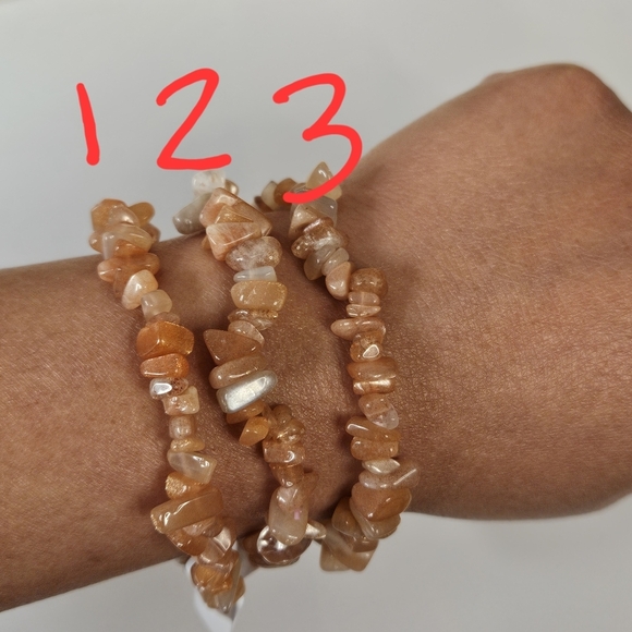 Sunstone Chips Stretchable Bracelet - Picture 2 of 2